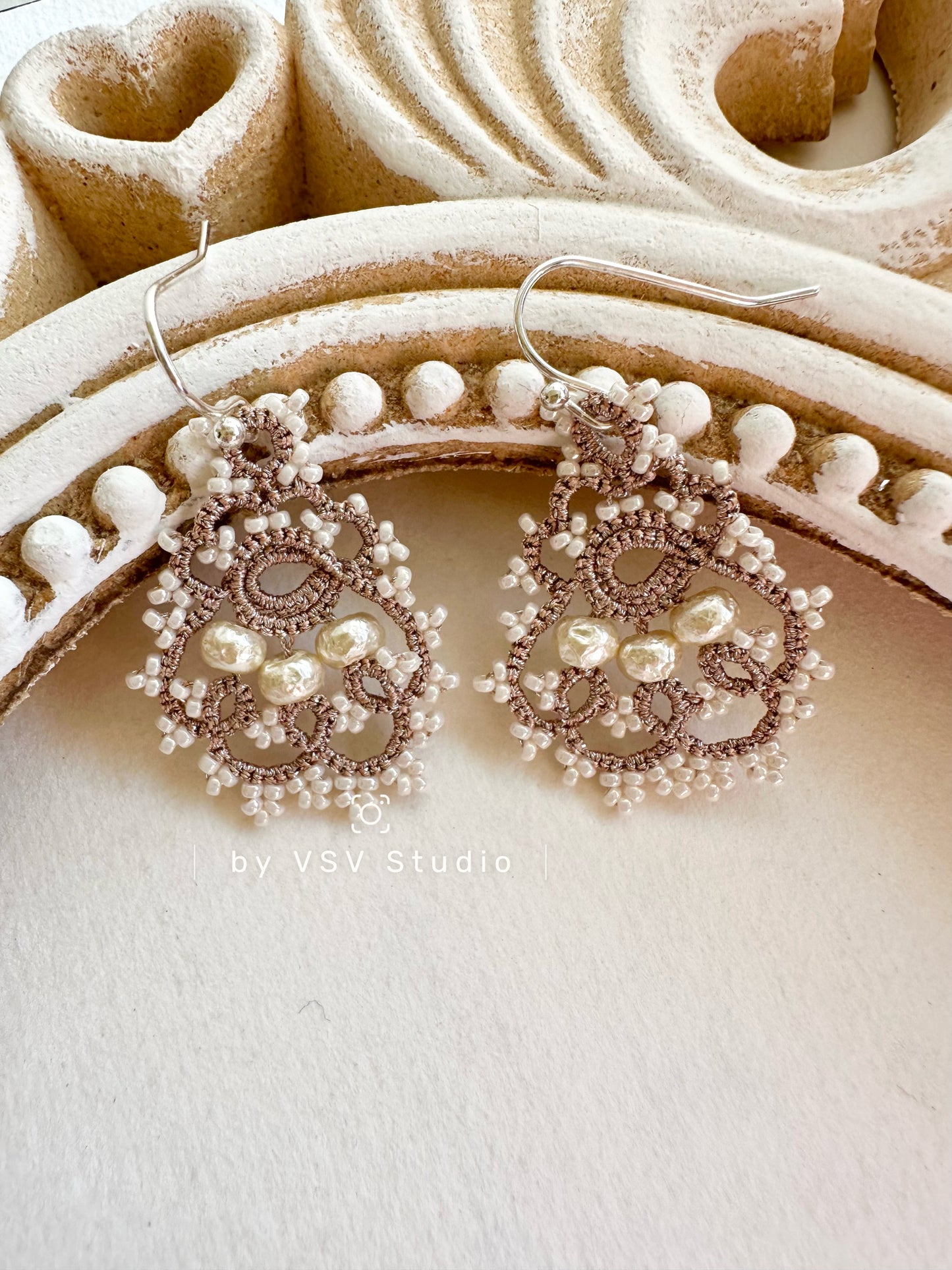 Moonlight Dance White Earrings
