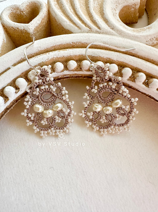 Moonlight Dance White Earrings