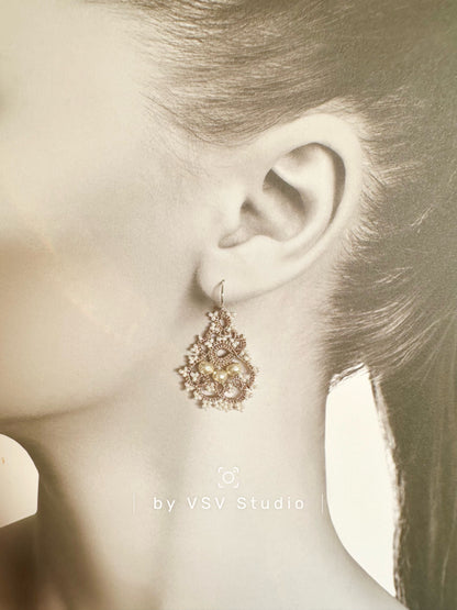 Moonlight Dance White Earrings